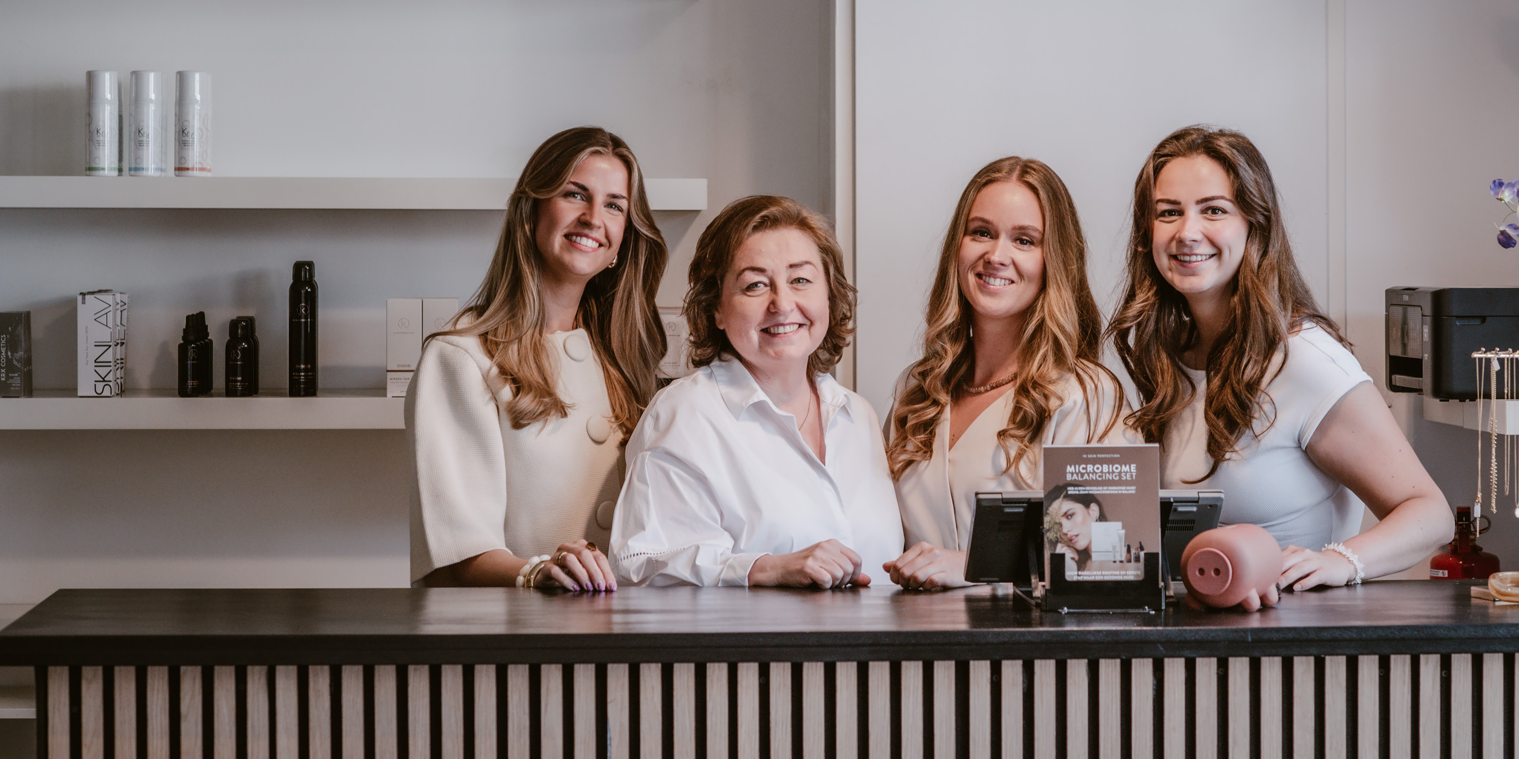 Iris en Daniëlle van Schoonheidssalon Noordwijkerhout